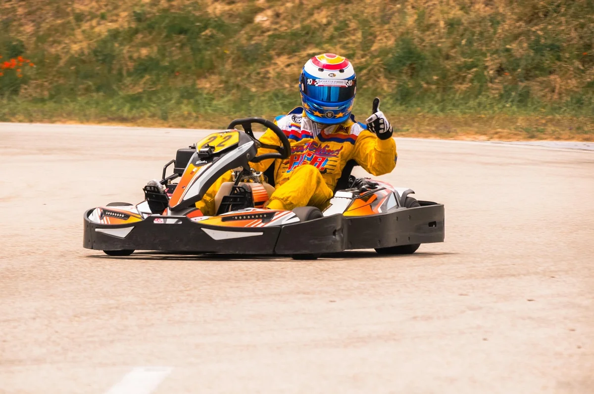 L'évolution des karts : du moteur de tondeuse au monstre de compétition